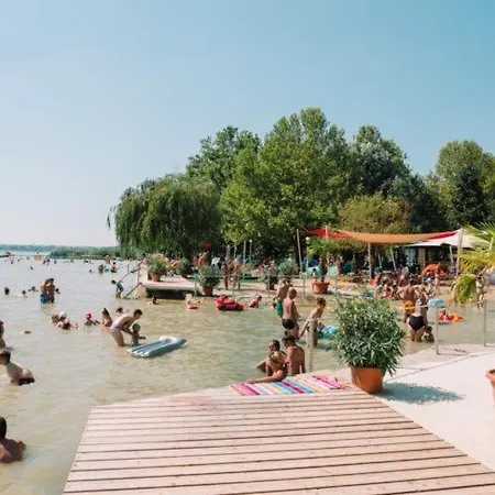 Gyenesi Virag Daire