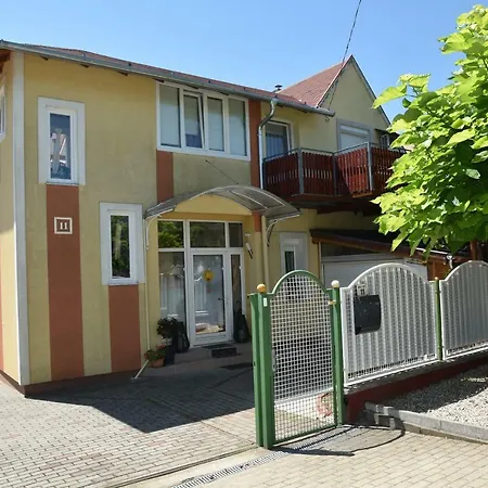 Gyenesi Virag *